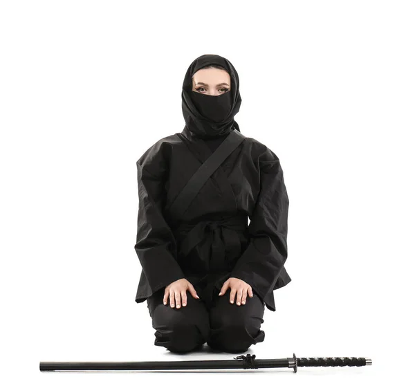 Kobieta Ninja Mieczem Białym Tle — Zdjęcie stockowe