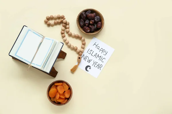 Kártya Szöveges Happy Islamic Korán Tasbih Szárított Gyümölcsök Színes Háttér — Stock Fotó