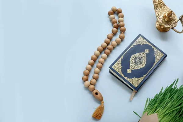 Koran Tasbih Jasnym Tle Islamski Nowy Rok — Zdjęcie stockowe