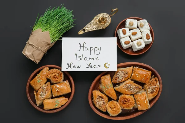 Kártya Szöveggel Happy Islamic Aladdin Lámpa Édességek Sötét Alapon — Stock Fotó
