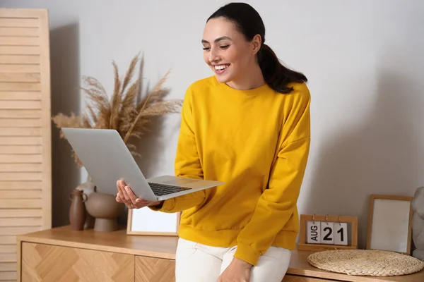 Young Woman Laptop Video Chatting Home — Stock Photo, Image