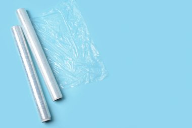 Mavi arkaplanda gerilme sargıları