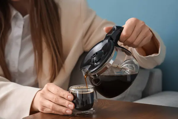 Woman Pouring Coffee Pot Glass Table — Stock Photo, Image