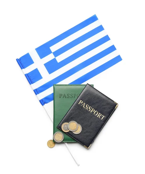 Drapeau Grèce Passeports Pièces Euros Isolés Sur Fond Blanc — Photo