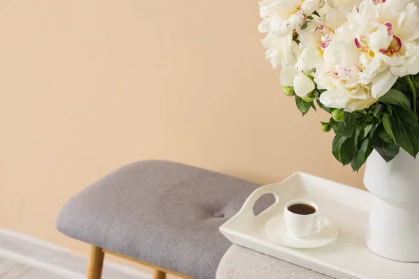 Vase White Peonies Cup Coffee Tray Beige Wall — Stock Photo, Image