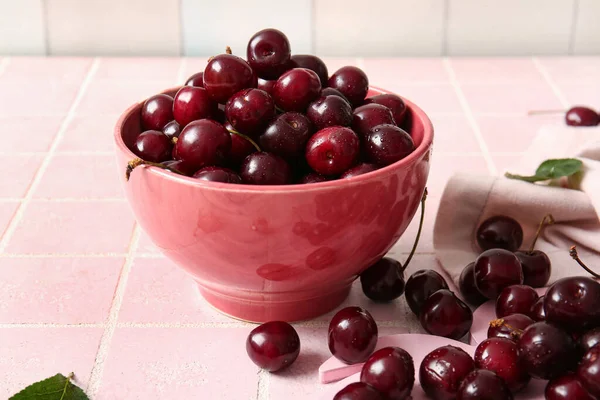Bowl Sweet Cherries Pink Tile Background — Stock Photo, Image