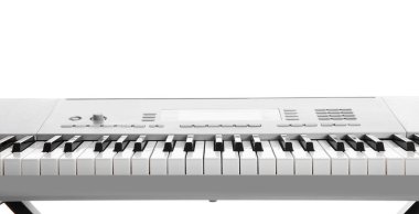Beyaz arka plan üzerinde izole modern synthesizer