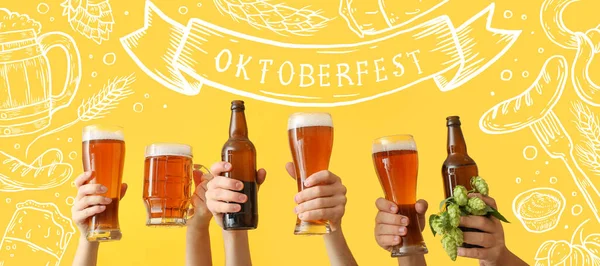 Banner Voor Oktoberfest Met Duitse Handen Die Koud Bier Vasthouden — Stockfoto