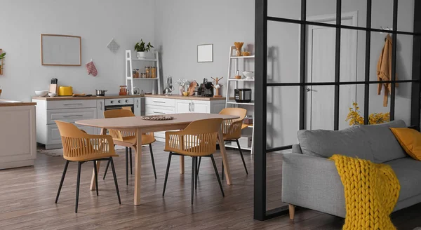 Moderno Apartamento Estudio Interior Con Cocina Sofá —  Fotos de Stock