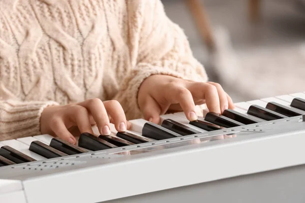 Woman Playing Modern Synthesizer Closeup — Stock Photo, Image