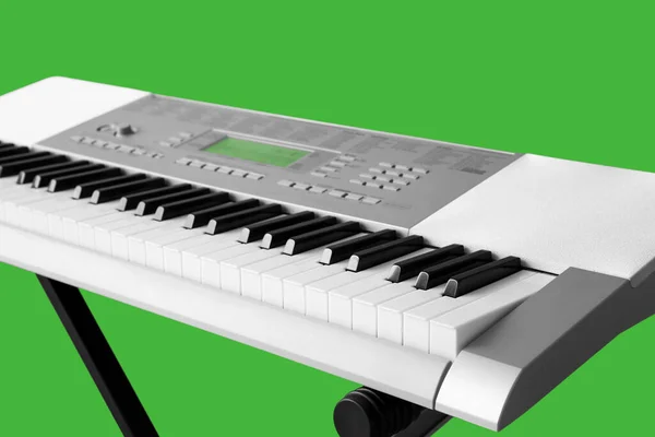 Sintetizzatore Moderno Sfondo Verde Primo Piano — Foto Stock