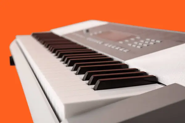 Sintetizzatore Moderno Sfondo Arancione Primo Piano — Foto Stock