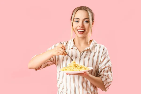 Young Woman Tasty Pasta Pink Background — Stock Photo, Image