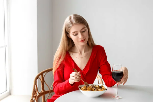 Young Woman Glass Wine Eating Tasty Pasta Restaurant — Stock Photo, Image