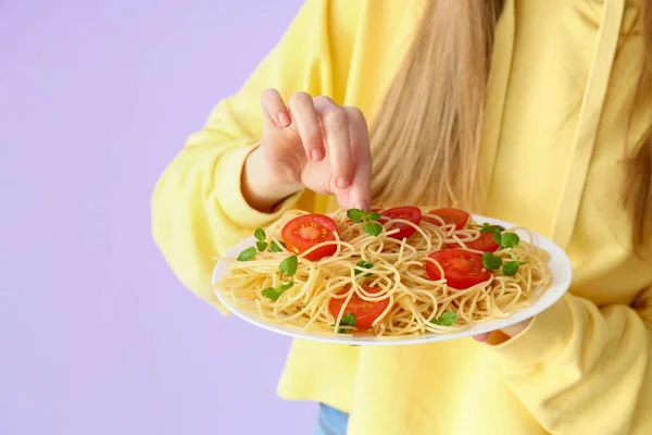 Young Woman Tasty Pasta Lilac Background Closeup — Stock Photo, Image