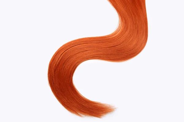 白い背景に隔離された美しい生姜の髪の鎖 クローズアップ — ストック写真