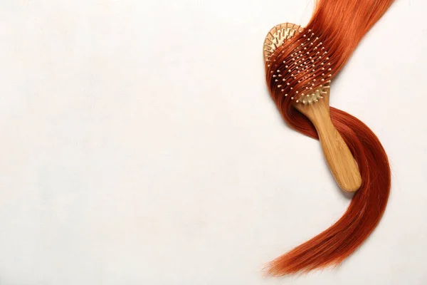 Імбирне Волосся Пензлем Світлому Фоні — стокове фото