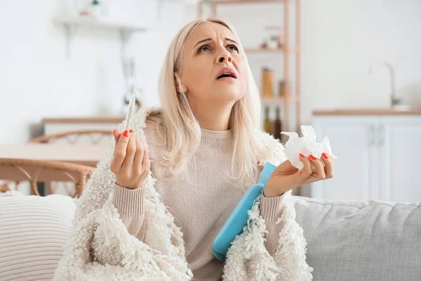 Ill Mature Woman Thermometer Home — Stock Photo, Image