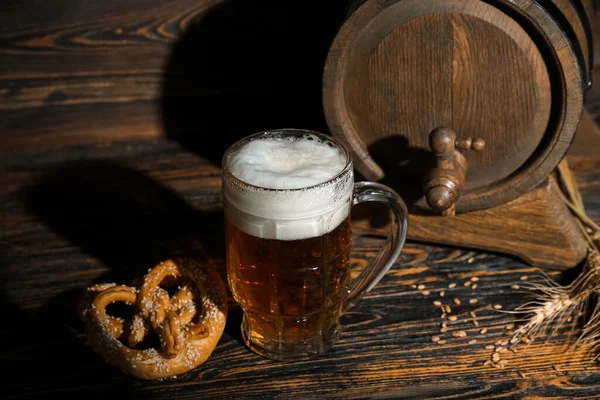 Купа Холодного Пива Дерев Яному Тлі Святкування Октоберфеста — стокове фото