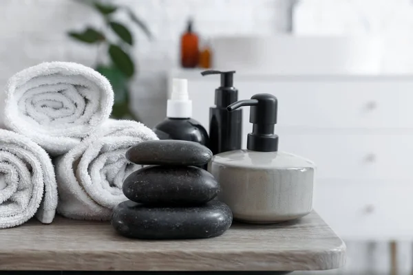 Soap Dispenser Pebbles Rolled Towels Table Bathroom Closeup — Stock Photo, Image