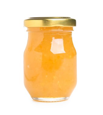 Beyaz arkaplanda izole edilmiş tatlı reçel kavanozu