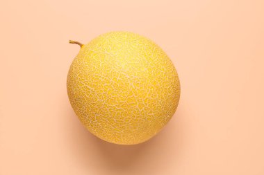 Tatlı karpuz turuncu arka planda