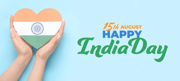 Bandeira Saudação Para Dia Independência Índia Com Mãos Segurando Coração — Fotografia de Stock