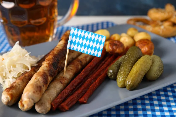 Tányér Különböző Snack Asztalon Oktoberfest Ünnepség — Stock Fotó
