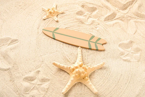Mini Surfboard Starfish Sand — Stock Photo, Image