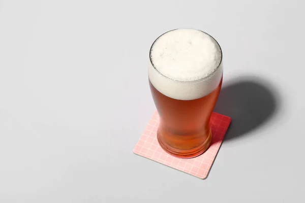 Sklenice Studeného Piva Světlém Pozadí — Stock fotografie