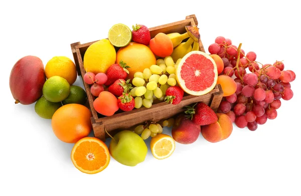 Holzkiste Mit Verschiedenen Frischen Früchten Auf Weißem Hintergrund — Stockfoto