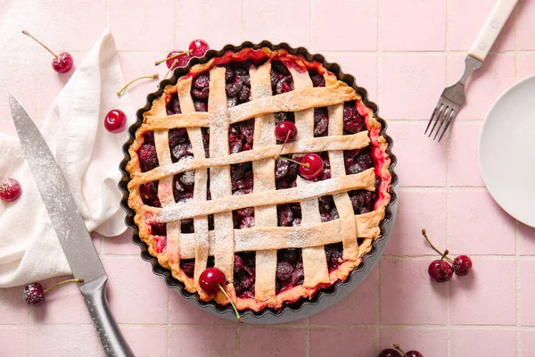 Baking Dish Tasty Cherry Pie Pink Tile Background — Stock Photo, Image