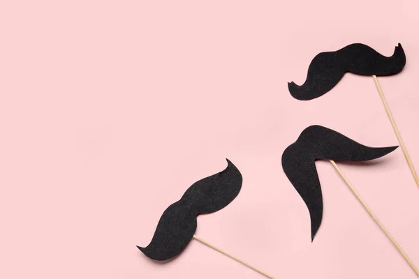 Wooden Sticks Paper Mustaches Pink Background — Stock Photo, Image