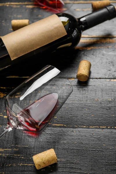 Bottle Glass Red Wine Dark Wooden Background — Stock Photo, Image