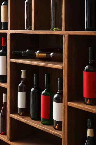 Soporte Almacenamiento Madera Con Botellas Vino — Foto de Stock
