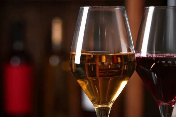 Glasses Exquisite Wine Cellar Closeup — Stock Photo, Image