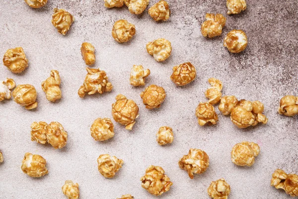 Smakelijke Popcorn Witte Achtergrond — Stockfoto