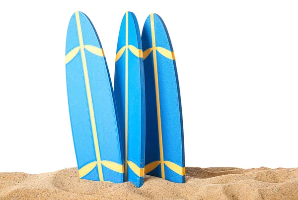 Mini Surfbretter Auf Sand Vor Weißem Hintergrund — Stockfoto