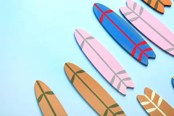 Många Olika Färgglada Mini Surfbrädor Blå Bakgrund — Stockfoto