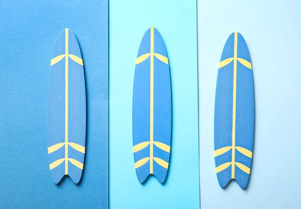 Mini Surfbretter Auf Farbigem Hintergrund — Stockfoto
