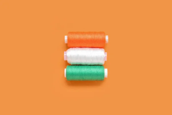 Indian Flag Made Thread Spools Orange Background — Stock Photo, Image