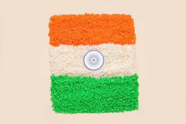 Bej Arka Planda Pirinçten Yapılmış Hint Bayrağı — Stok fotoğraf