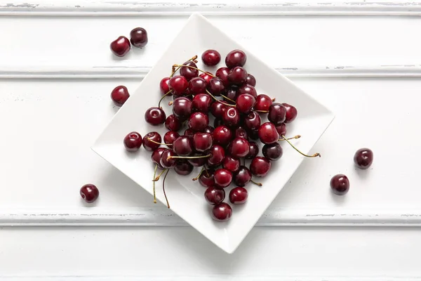 Plate Sweet Cherries White Background — Stock Photo, Image