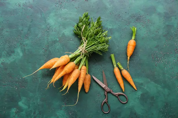 Many Fresh Carrots Green Background — Stock Photo, Image