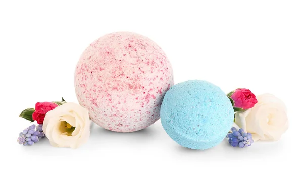 stock image Bath bombs with flowers on white background