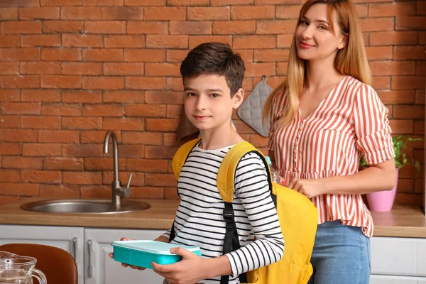 Mother Packing School Lunch Her Little Son Kitchen — Stock Photo, Image