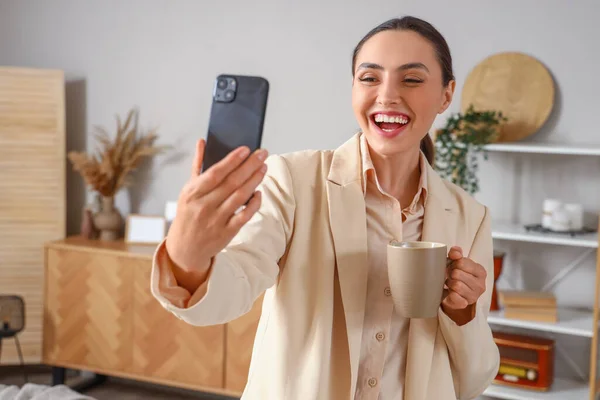 Young Businesswoman Mobile Phone Video Chatting Home — Stock Photo, Image