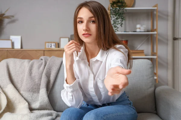 Young Woman Video Chatting Sofa Home — Stock Photo, Image