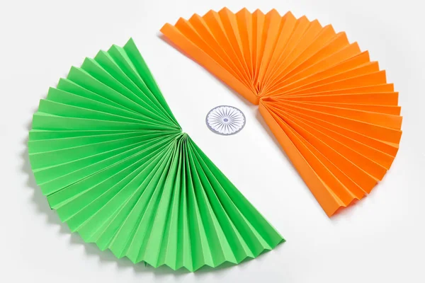Beyaz Arka Planda Izole Edilmiş Renkli Hayranlardan Oluşan Hint Bayrağı — Stok fotoğraf