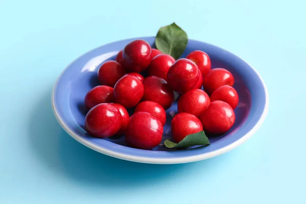 Plate Sweet Cherries Blue Background — Stock Photo, Image
